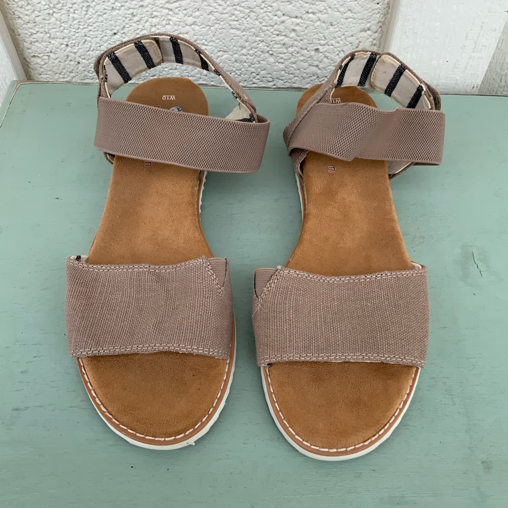 Bob’s From Skechers Memory Foam Sandals - image 2